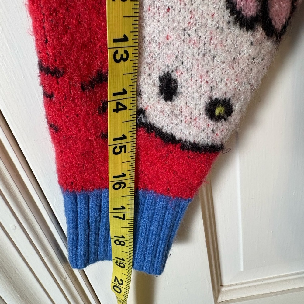 Hello Kitty & Friends x Forever 21
Cardigan Sweater Womens S - Picture 9 of 10